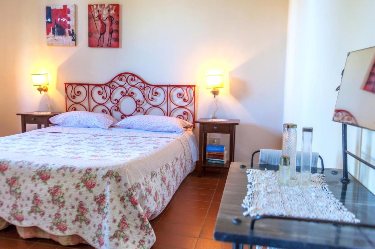 Casale Le Pitte Villa Porto Azzurro Ngoại thất bức ảnh